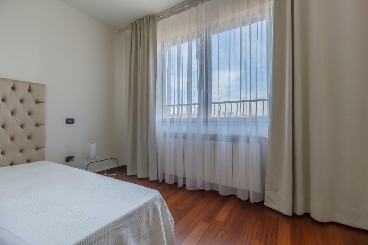 City Center Premium Apartments Bukarest Eksteriør billede