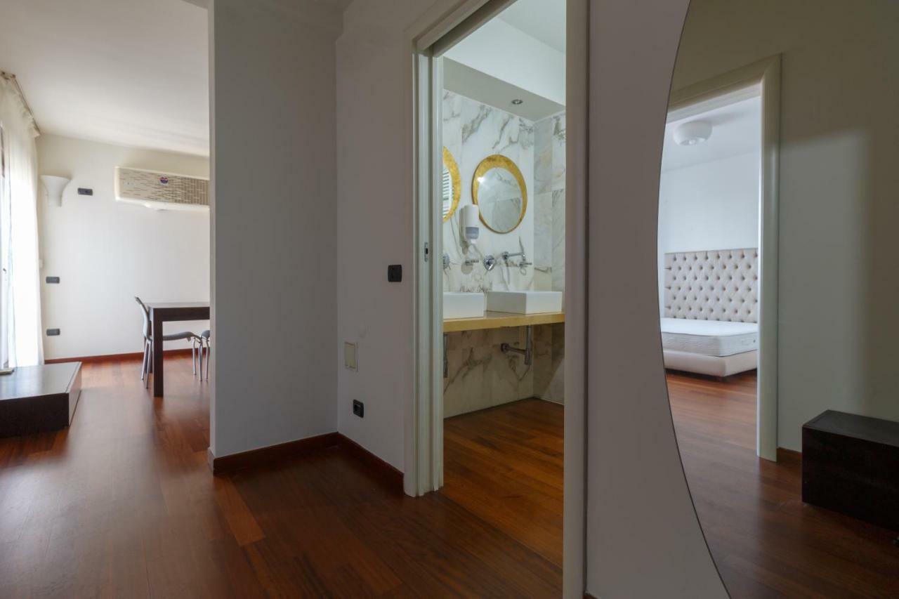 City Center Premium Apartments Bukarest Eksteriør billede