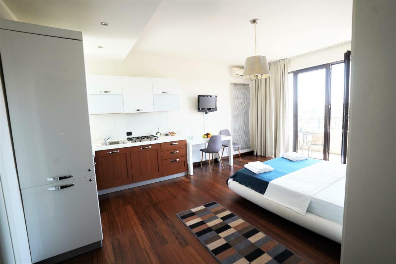 City Center Premium Apartments Bukarest Eksteriør billede