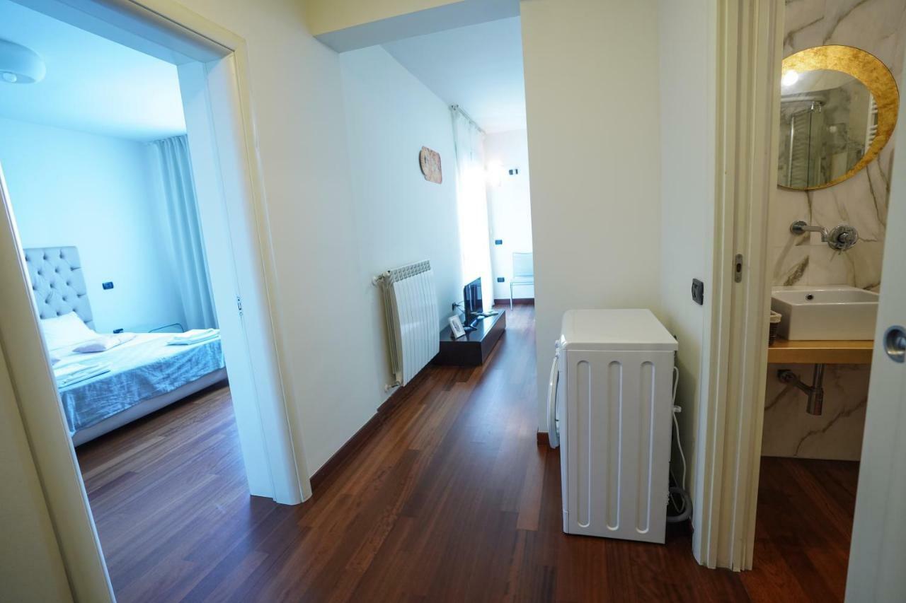 City Center Premium Apartments Bukarest Eksteriør billede
