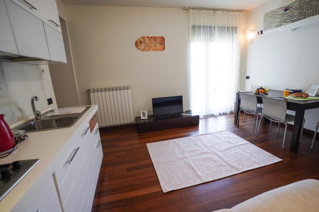 City Center Premium Apartments Bukarest Eksteriør billede
